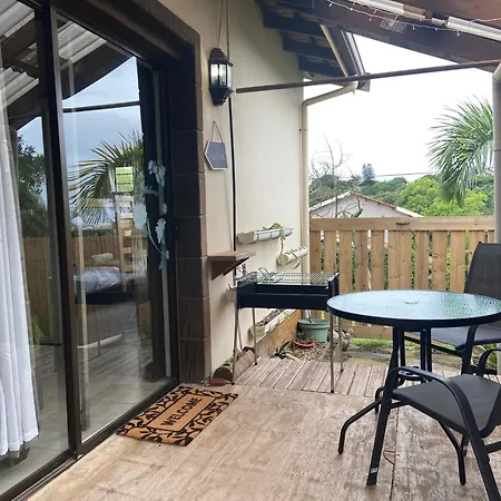 The Cottage On Roy Wright Umkomaas Exterior photo